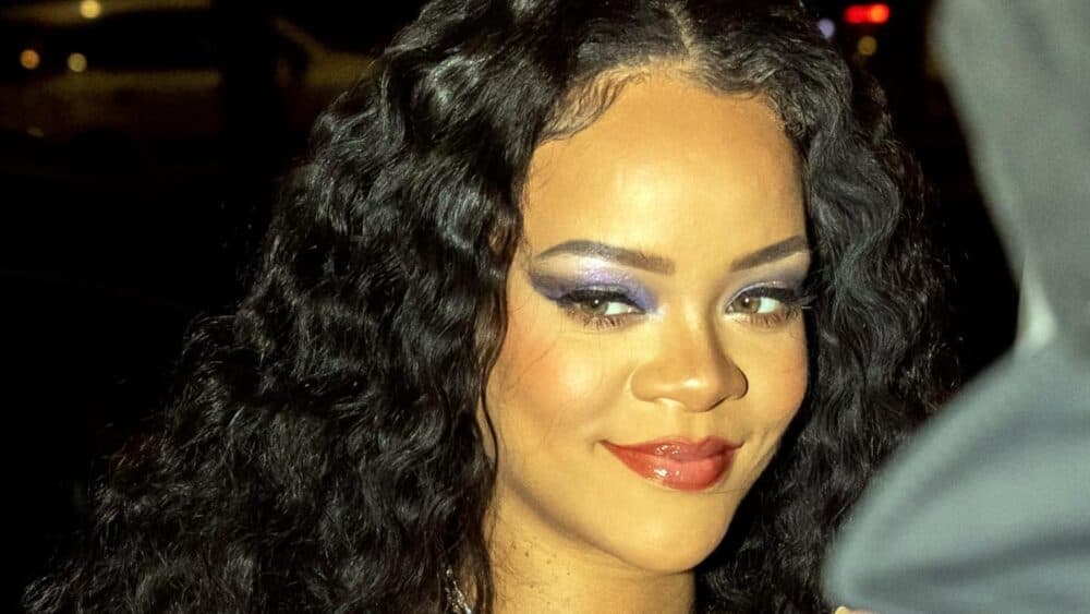 Rihanna Embarazada Muestras sus Bubis