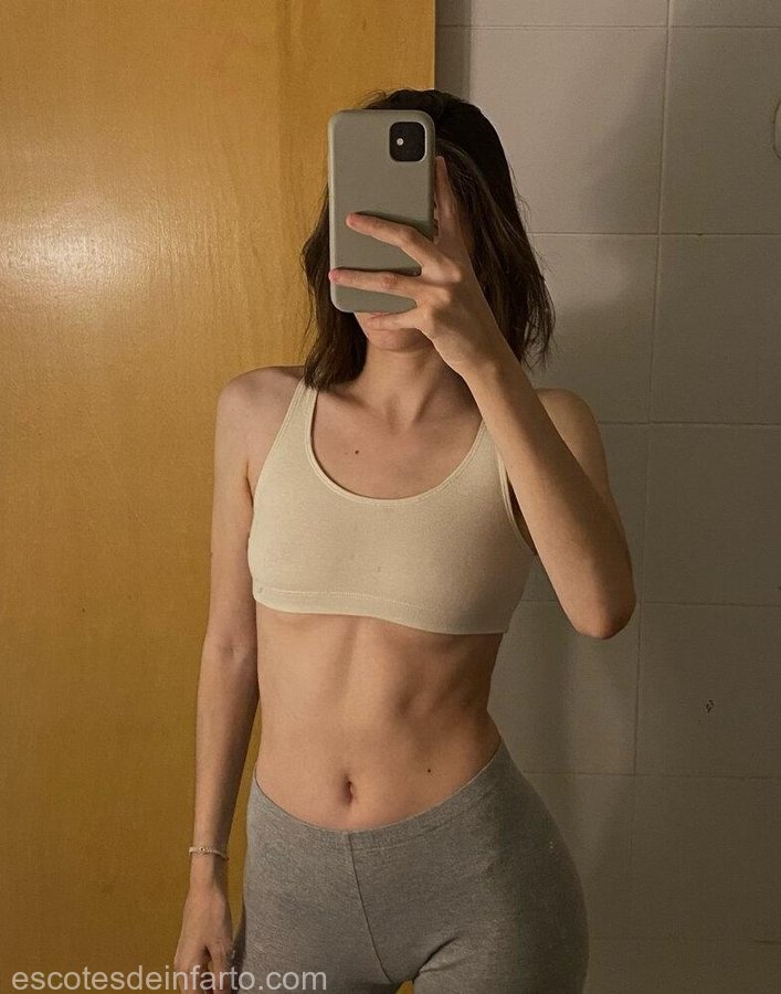 Tinglebay Desnuda 23 tingle 24